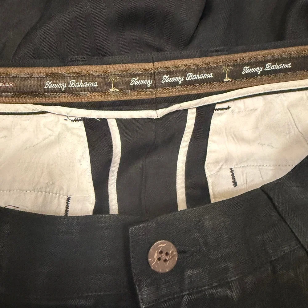 Tommy Bahama Relax Pleated Pants Mens 34 Black Silk Herringbone Quiet Luxury